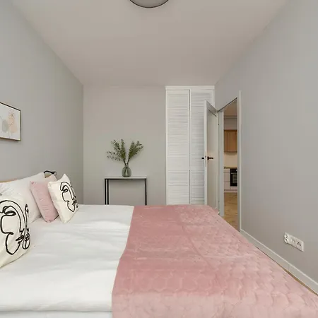 Apartamento Michalczyka Stylish With Parking In The Center Of By Renters