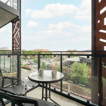 Michalczyka Stylish With Parking In The Center Of By Renters