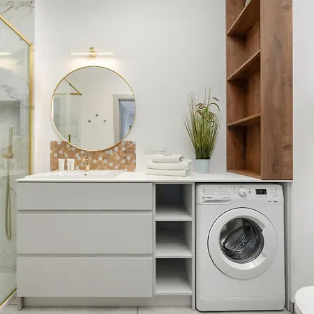 Michalczyka Stylish With Parking In The Center Of By Renters