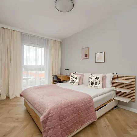 Michalczyka Stylish With Parking In The Center Of By Renters فروتسواف