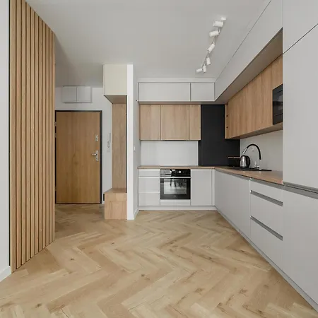 Michalczyka Stylish With Parking In The Center Of By Renters