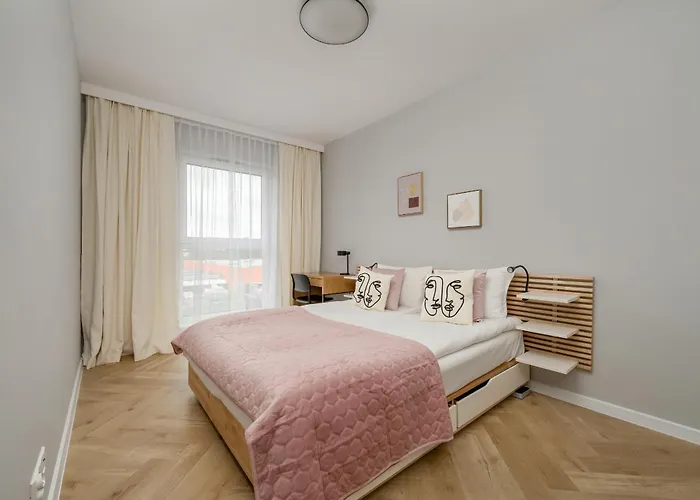 Michalczyka Stylish With Parking In The Center Of By Renters Breslavia